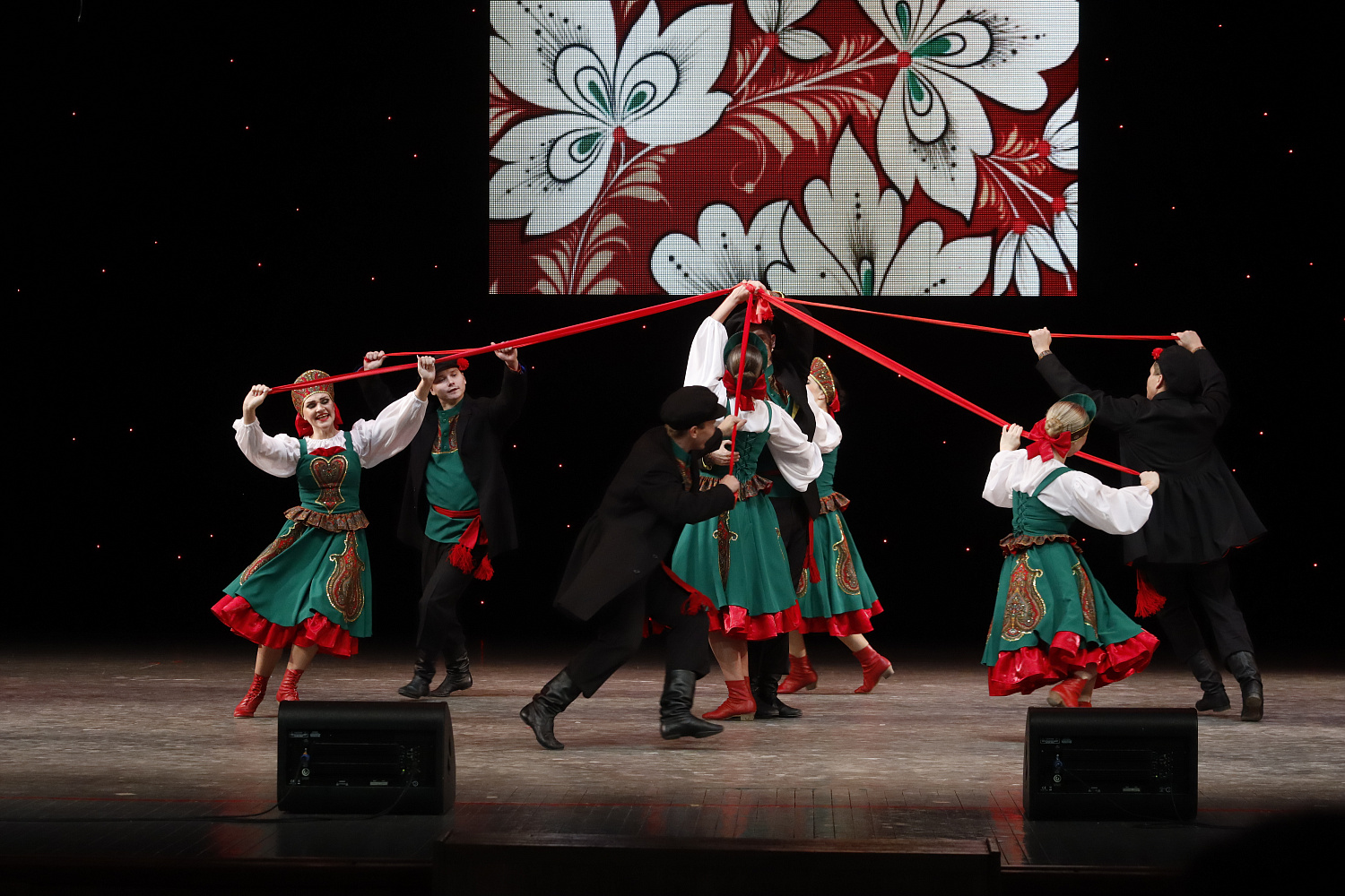 1 декабря праздничный вихрь отчетных концертов «Шумбрат, Мордовия!» завершил г. о. Саранск