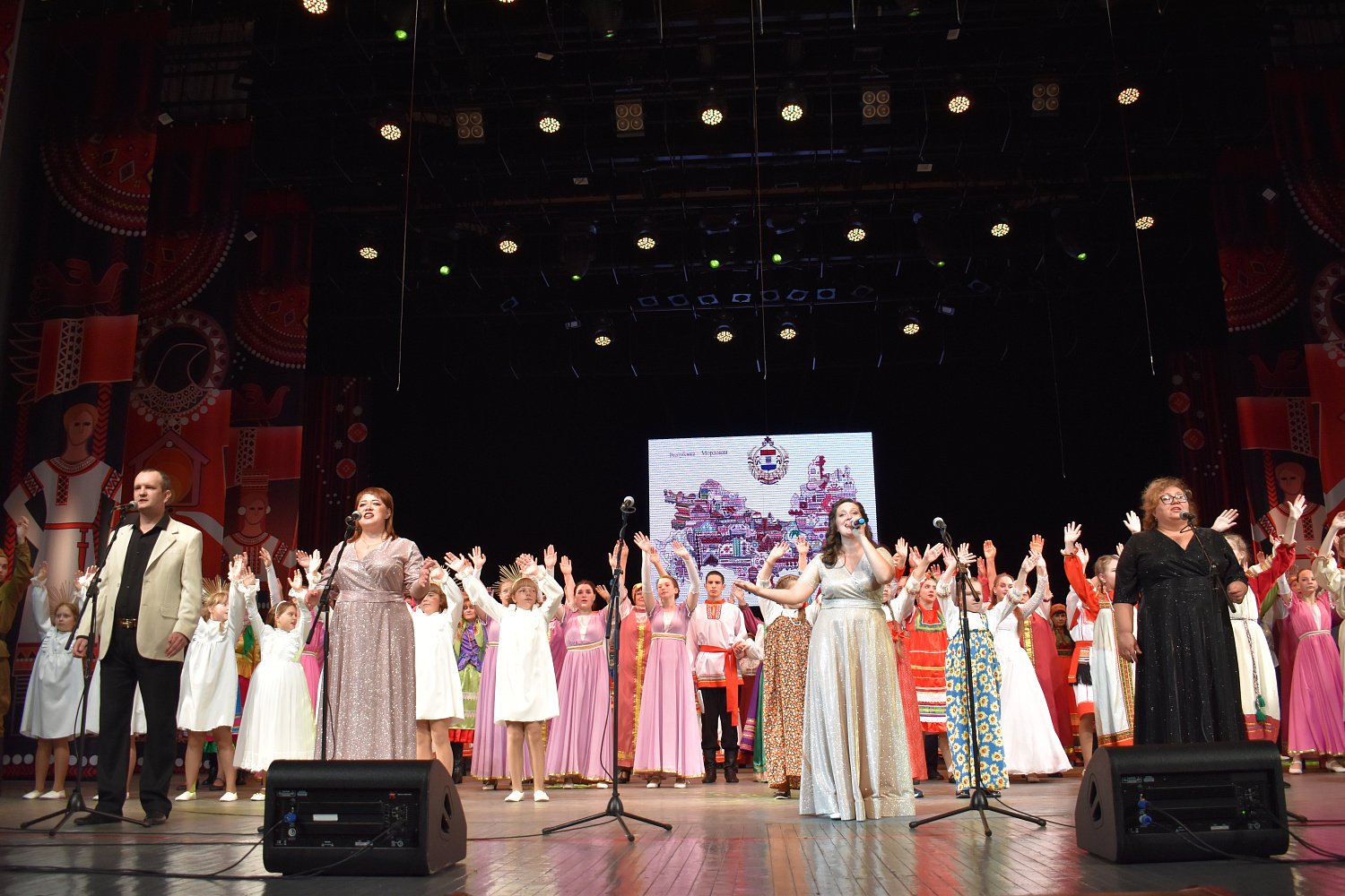  В Саранске стартовал фестиваль «Шумбрат, Мордовия!»