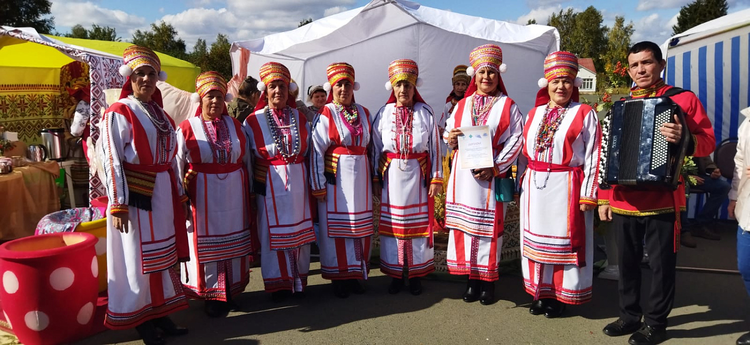 Народный фольклорный ансамбль «Эрзянь ават» МБУ «Ардатовский РДК» ДК Чукальского с/п