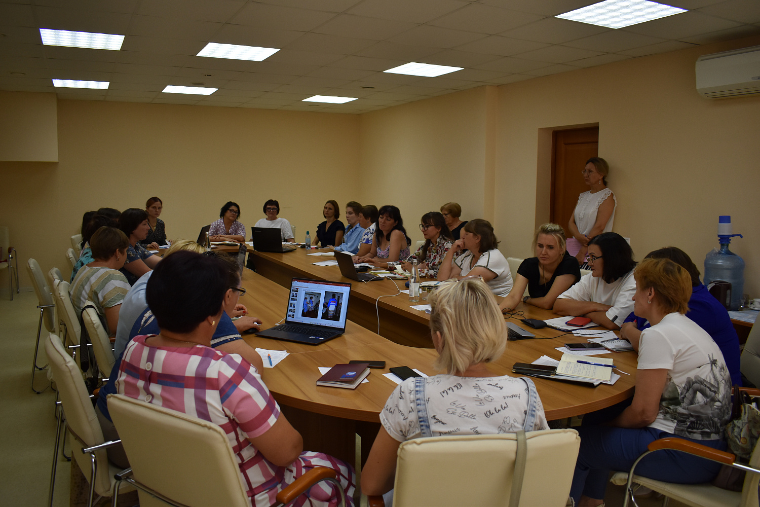 На Республиканском семинаре рассмотрели проблемы описания национального костюма