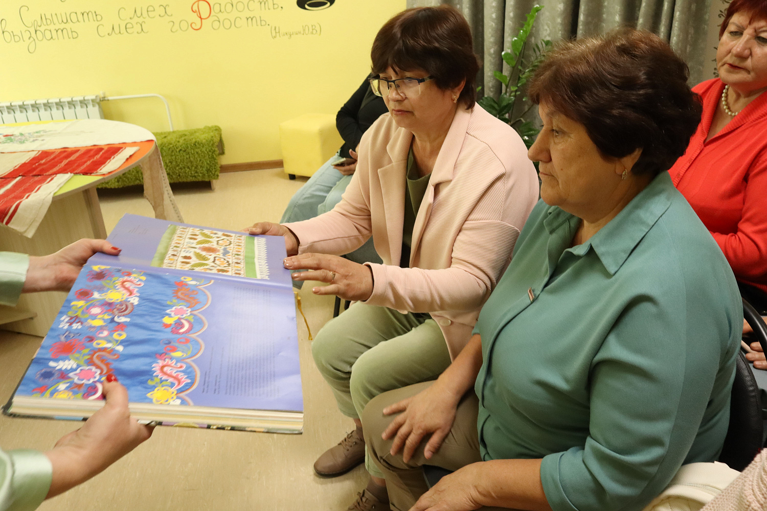 Яркие краски и завораживающие узоры татарского костюма нашли свое отражение на семинаре