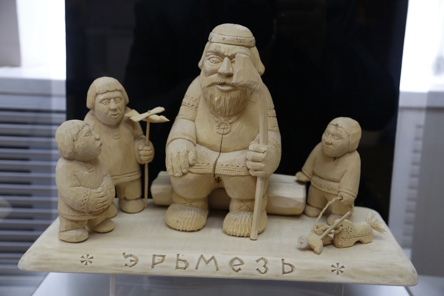 Республиканский Дом народного творчества поздравил Союз тавлинских мастеров резьбы по дереву «Эрьмезь» с 25-летием основания организации