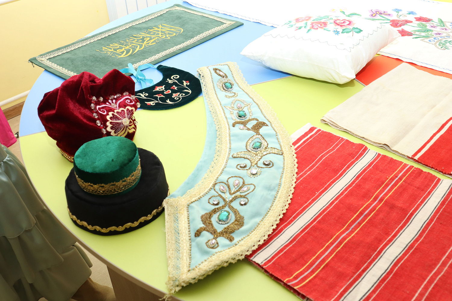 Яркие краски и завораживающие узоры татарского костюма нашли свое отражение на семинаре